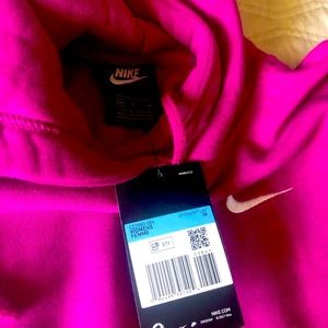 Brand New NIKE CLUB fleece (M)